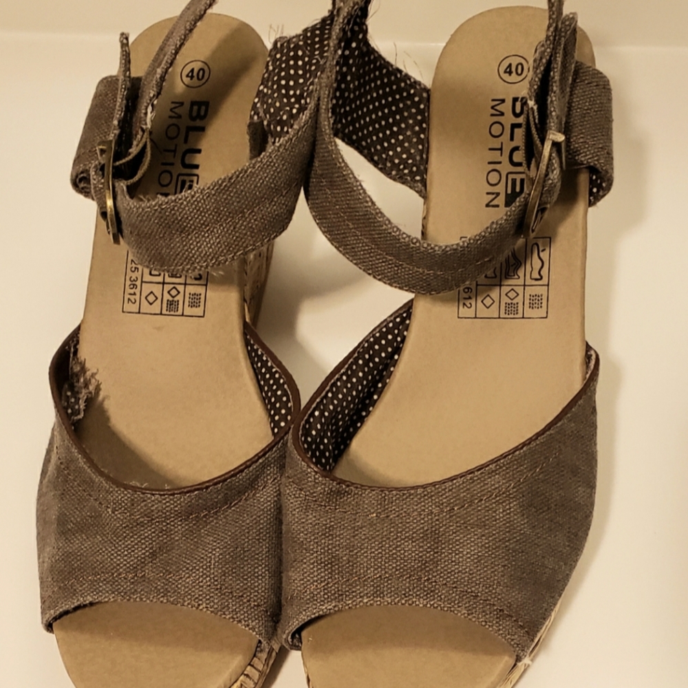 Blue Motion Wedge Sandals